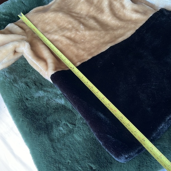 Forever21 faux fur jacket - Picture 9 of 9